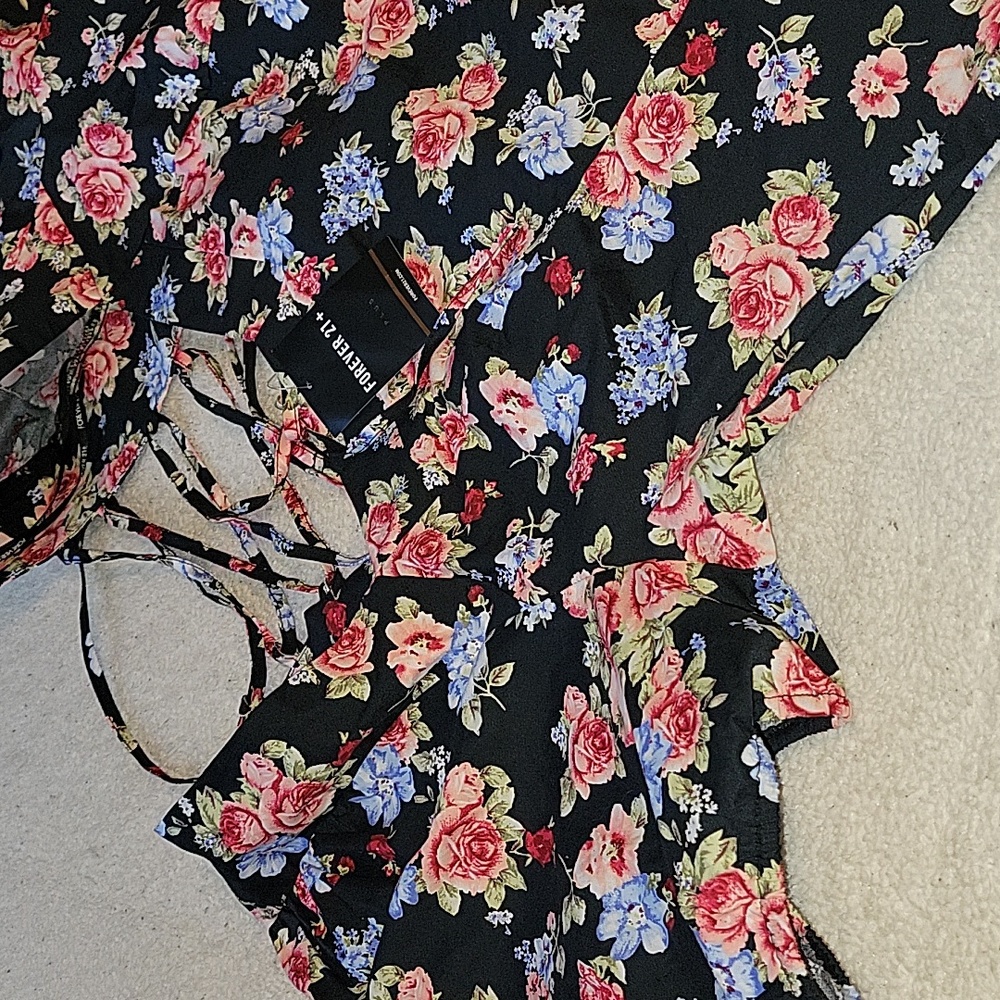 NWT Women's Plus Size Woven Floral Beautiful Blouse Size 2X - Picture 3 of 8